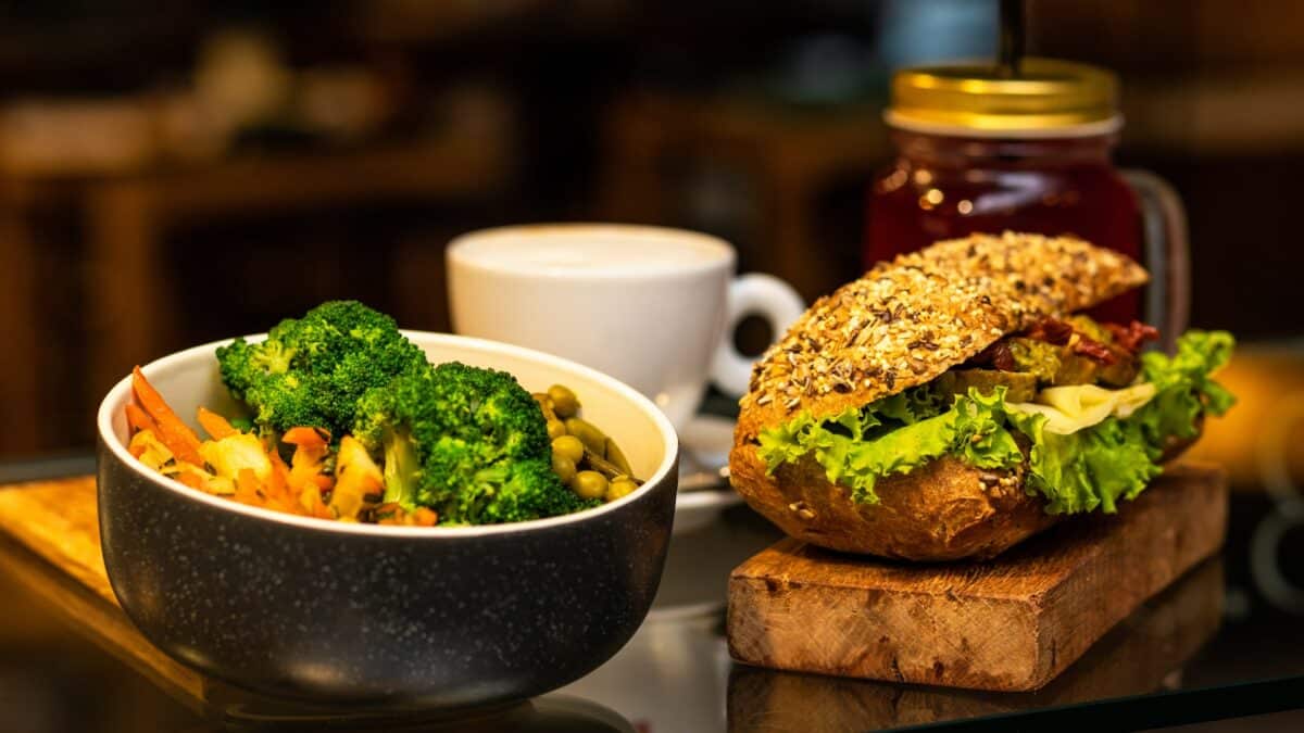 Les secrets d’un bon sandwich végétarien : l’équilibre entre les saveurs et les nutriments