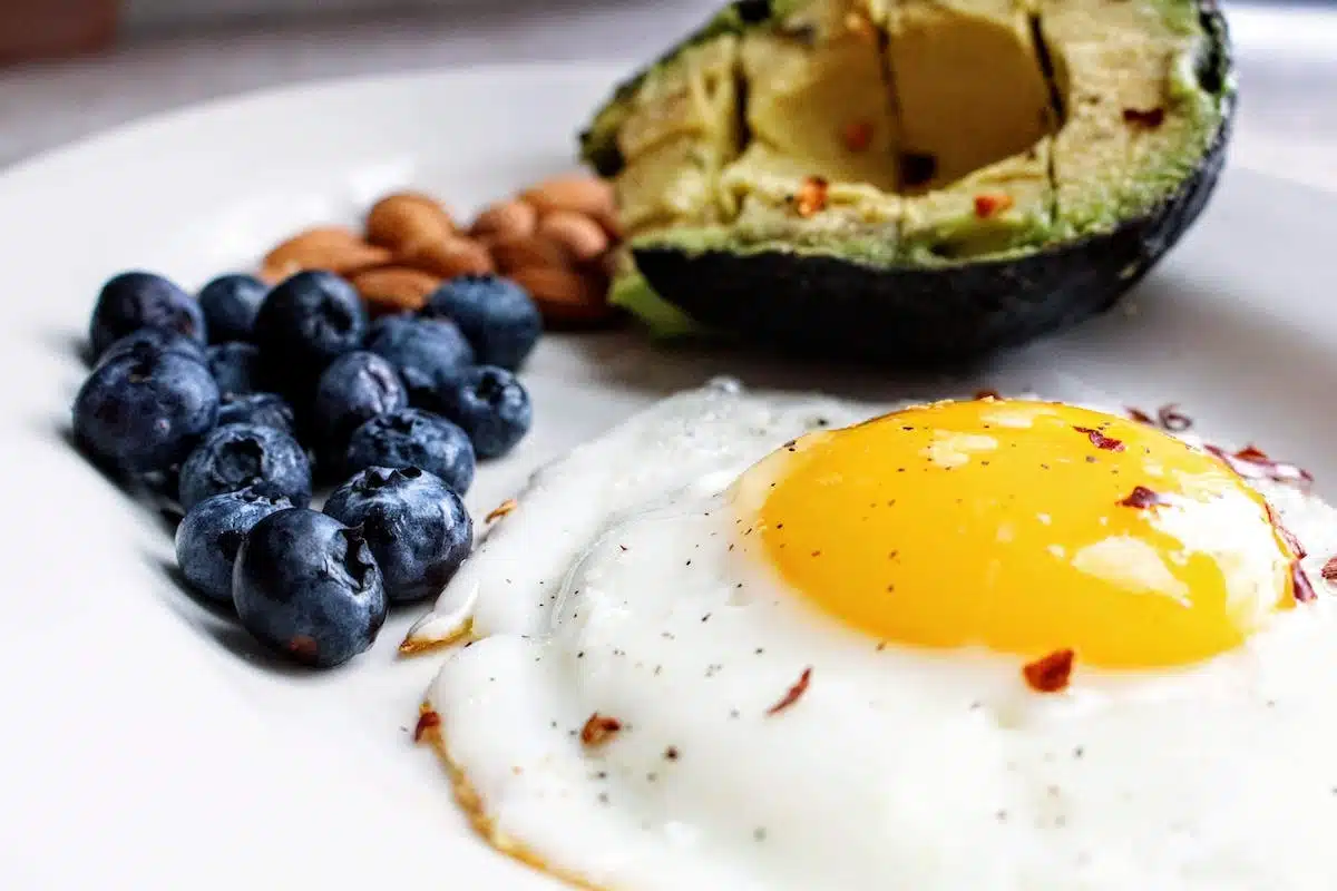 Des recettes de plats savoureux pour une alimentation cétogène à faible teneur en glucides