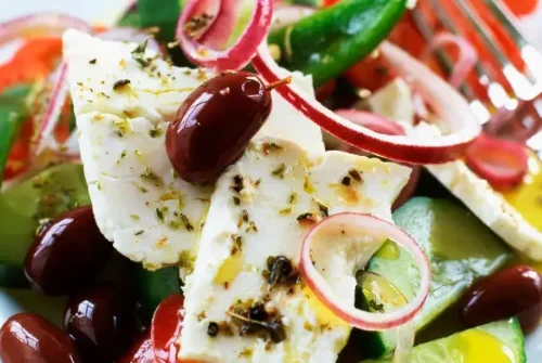 7 façons gourmandes d’améliorer votre salade composée pour cet été